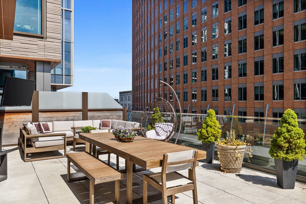 1 bed, 1 bath apartment for rent at 135 Seaport Blvd Unit 538, Seaport District — photo 1 of 35