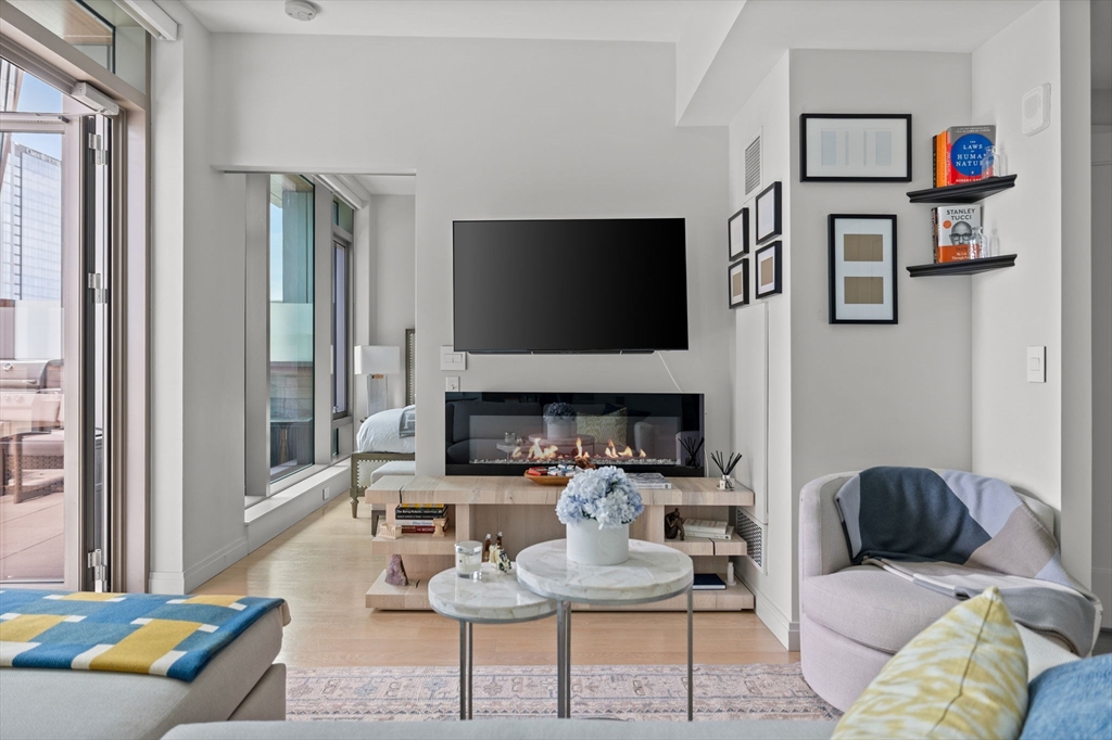 1 bed, 1 bath apartment for rent at 135 Seaport Blvd Unit 538, Seaport District — photo 19 of 35