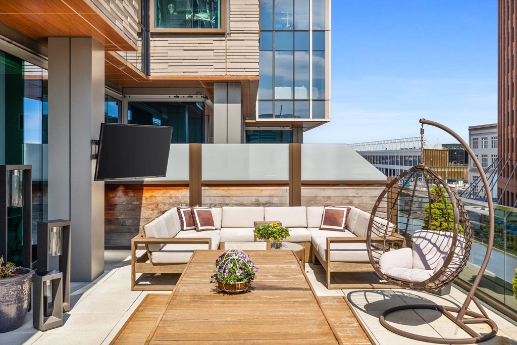 1 bed, 1 bath apartment for rent at 135 Seaport Blvd Unit 538, Seaport District — photo 3 of 35