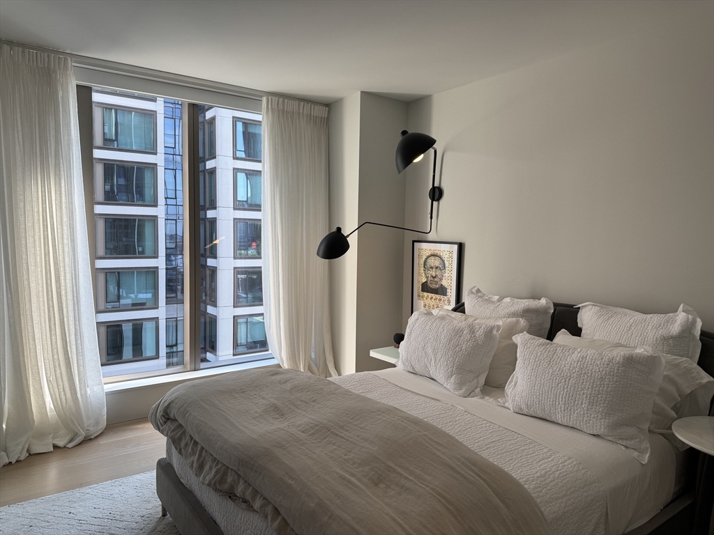 1 bed, 1 bath apartment for rent at 135 Seaport Blvd Unit 803, Seaport District — photo 4 of 10