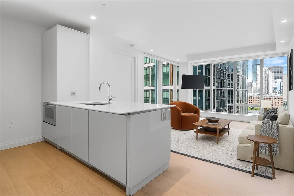 2 bed, 2 bath apartment for rent at 135 Seaport Blvd Unit 905, Seaport District — photo 3 of 21