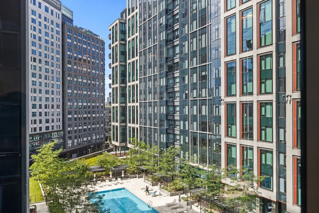 2 bed, 2 bath apartment for rent at 135 Seaport Blvd Unit 905, Seaport District — photo 17 of 21