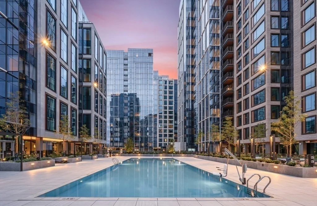 Studio bed, 1 bath apartment for rent at 135 Seaport Blvd Unit 910, Seaport District — photo 12 of 19