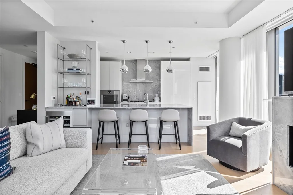 2 bed, 2 bath apartment for rent at 135 Seaport Boulevard Unit PH1C, Seaport District — photo 7 of 21