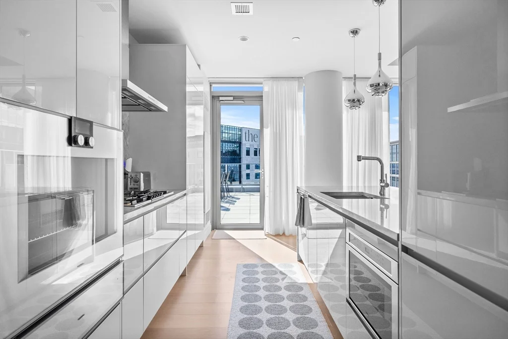 2 bed, 2 bath apartment for rent at 135 Seaport Boulevard Unit PH1C, Seaport District — photo 9 of 21