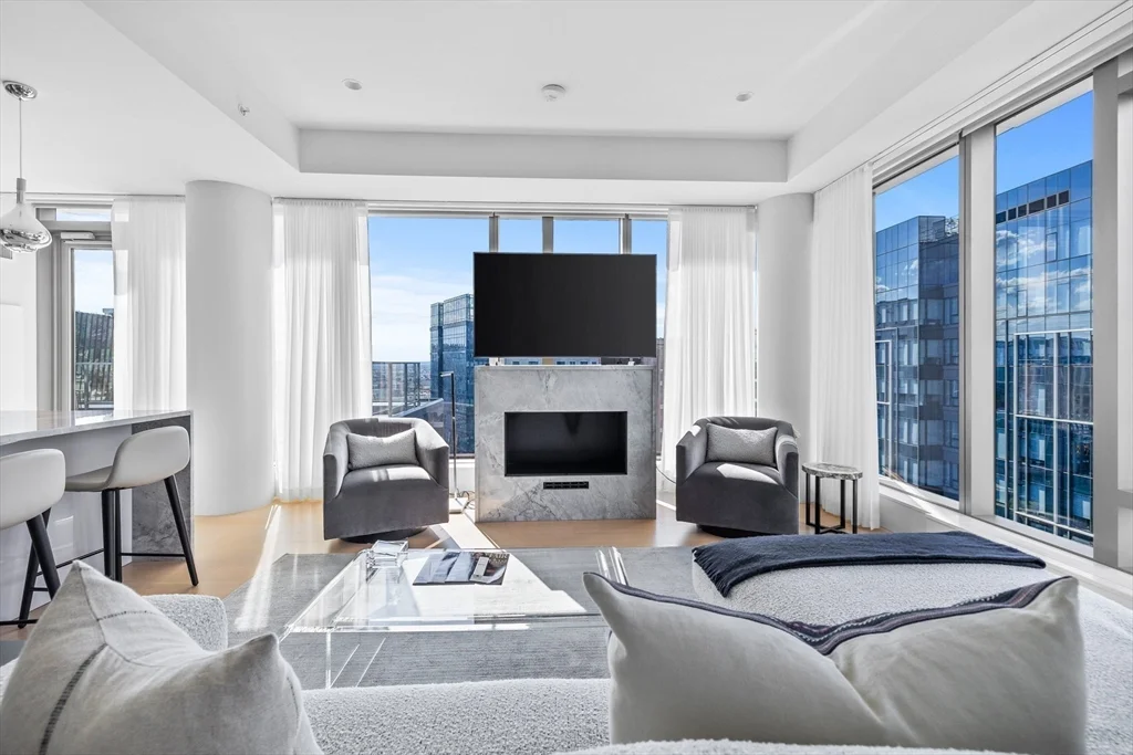 2 bed, 2 bath apartment for rent at 135 Seaport Boulevard Unit PH1C, Seaport District — photo 2 of 21