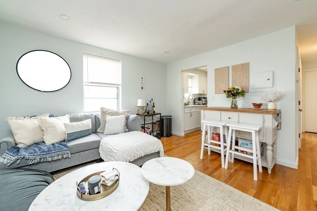 3 bed, 1 bath apartment for rent at 135 W 7th St Unit 2, South Boston — photo 2 of 9