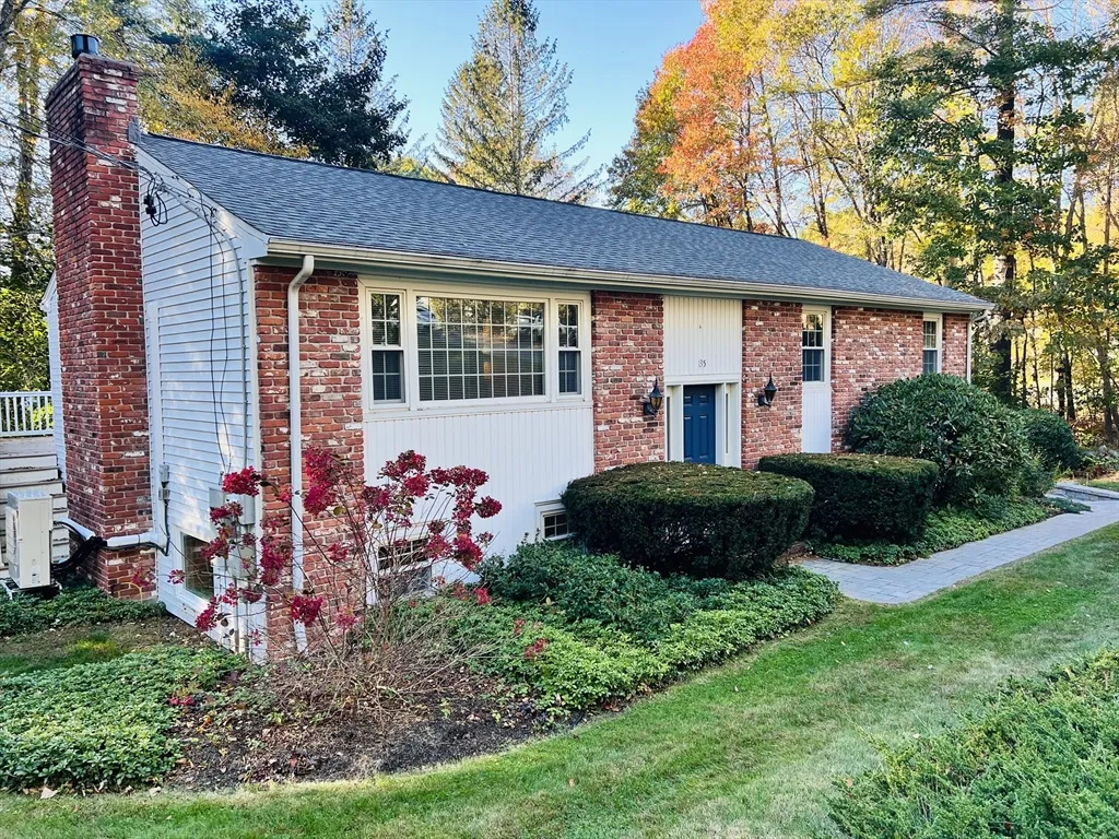 3 bed, 2 bath apartment for rent at 135 Walker Pond Rd, Sturbridge — photo 1 of 16