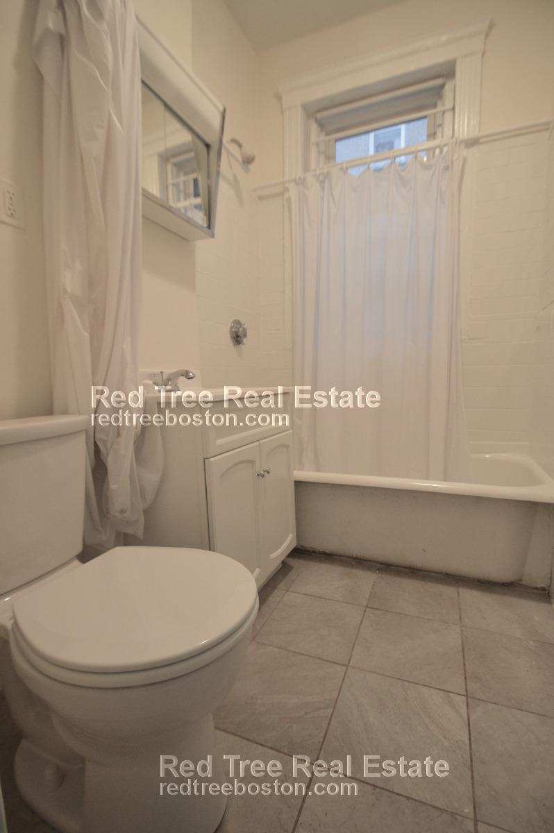 Studio bed, 1 bath apartment for rent at 135 Washington St Unit 4, Brighton — photo 6 of 6