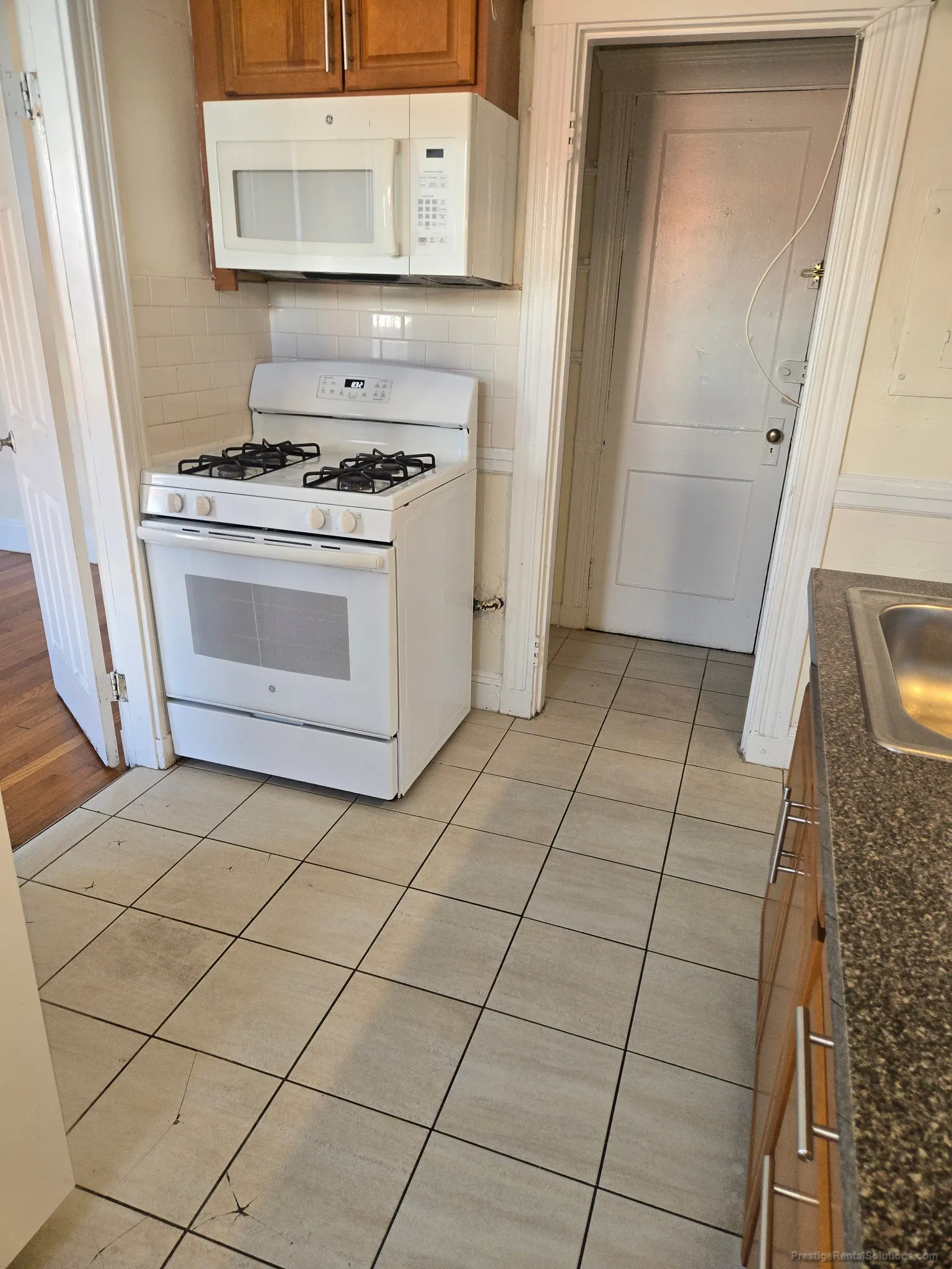 3 bed, 1 bath apartment for rent at 135 Washington St Unit 53, Brighton — photo 7 of 12