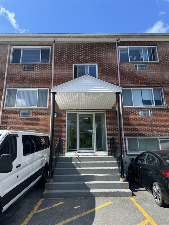 Studio bed, 1 bath apartment for rent at 135 Winthrop St Unit 4A, Framingham — photo 2 of 12