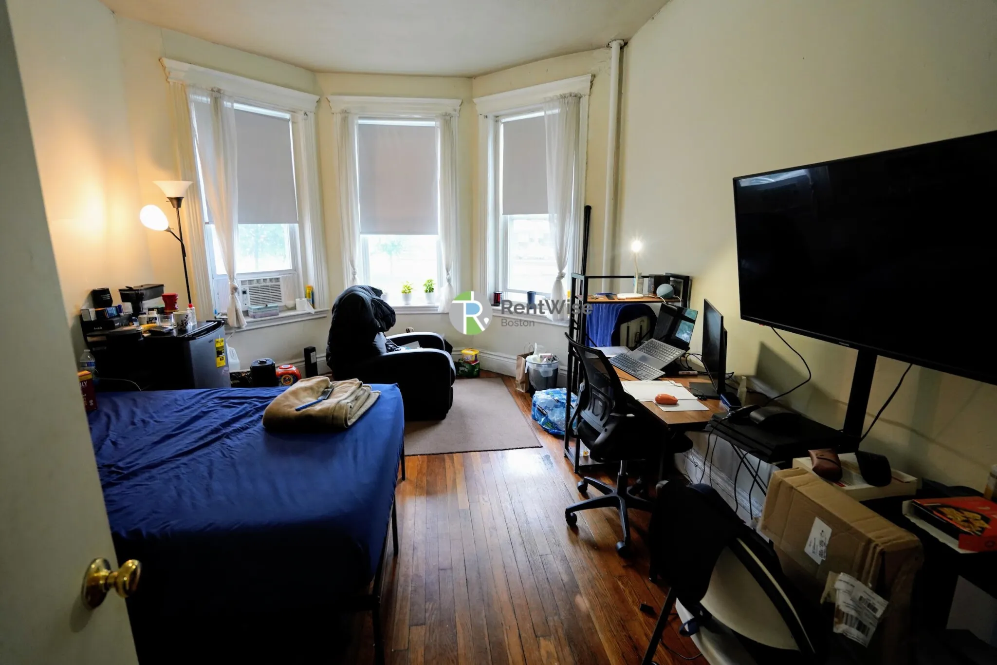 3 bed, 1 bath apartment for rent at 1350 Commonwealth Ave Unit 04, Allston — photo 1 of 12