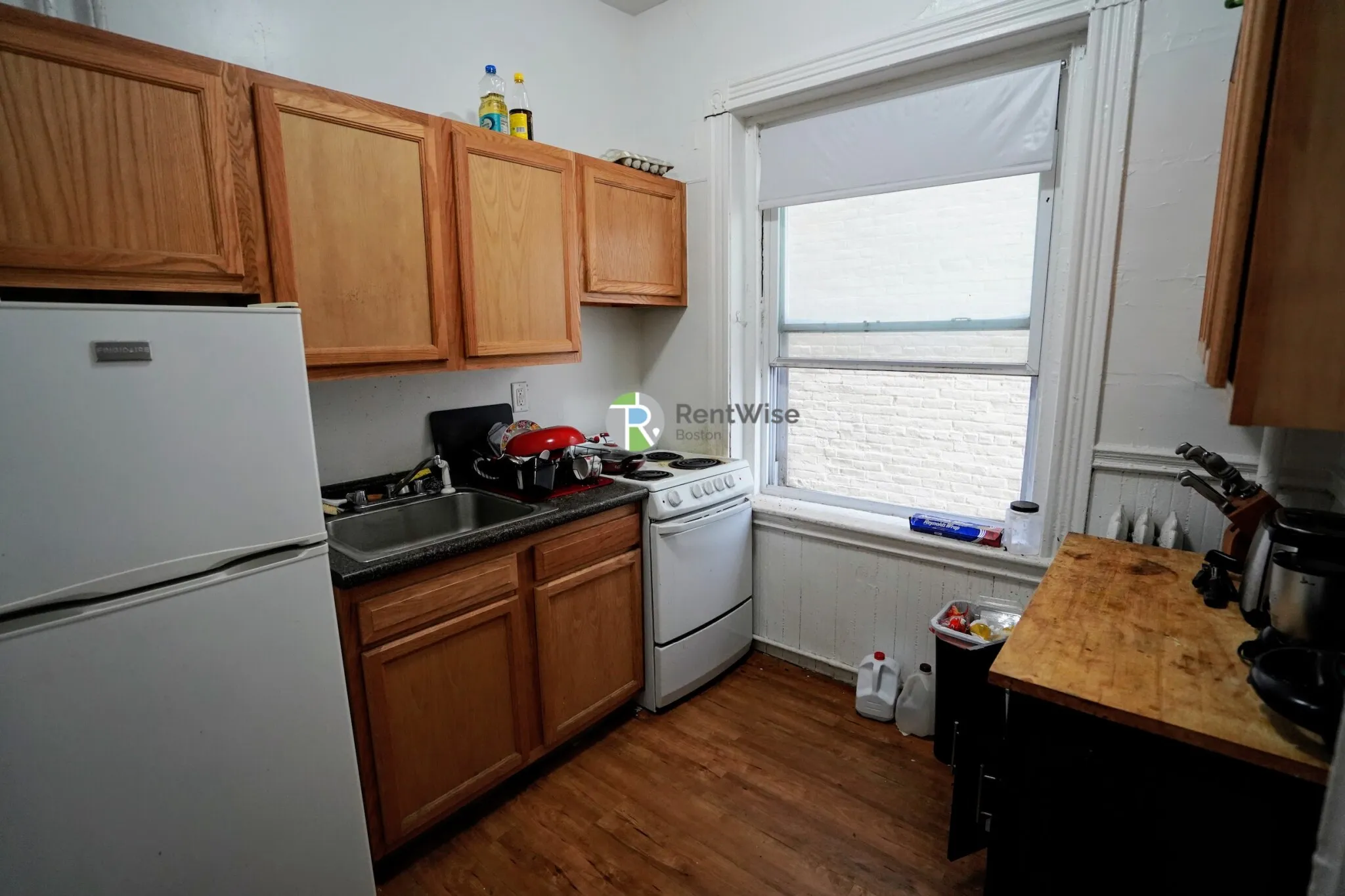 3 bed, 1 bath apartment for rent at 1350 Commonwealth Ave Unit 04, Allston — photo 7 of 12