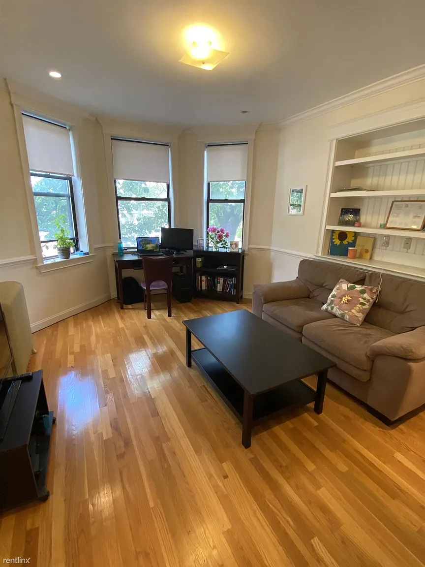 1 bed, 1 bath apartment for rent at 1350 Commonwealth Ave Unit 12, Allston — photo 2 of 12