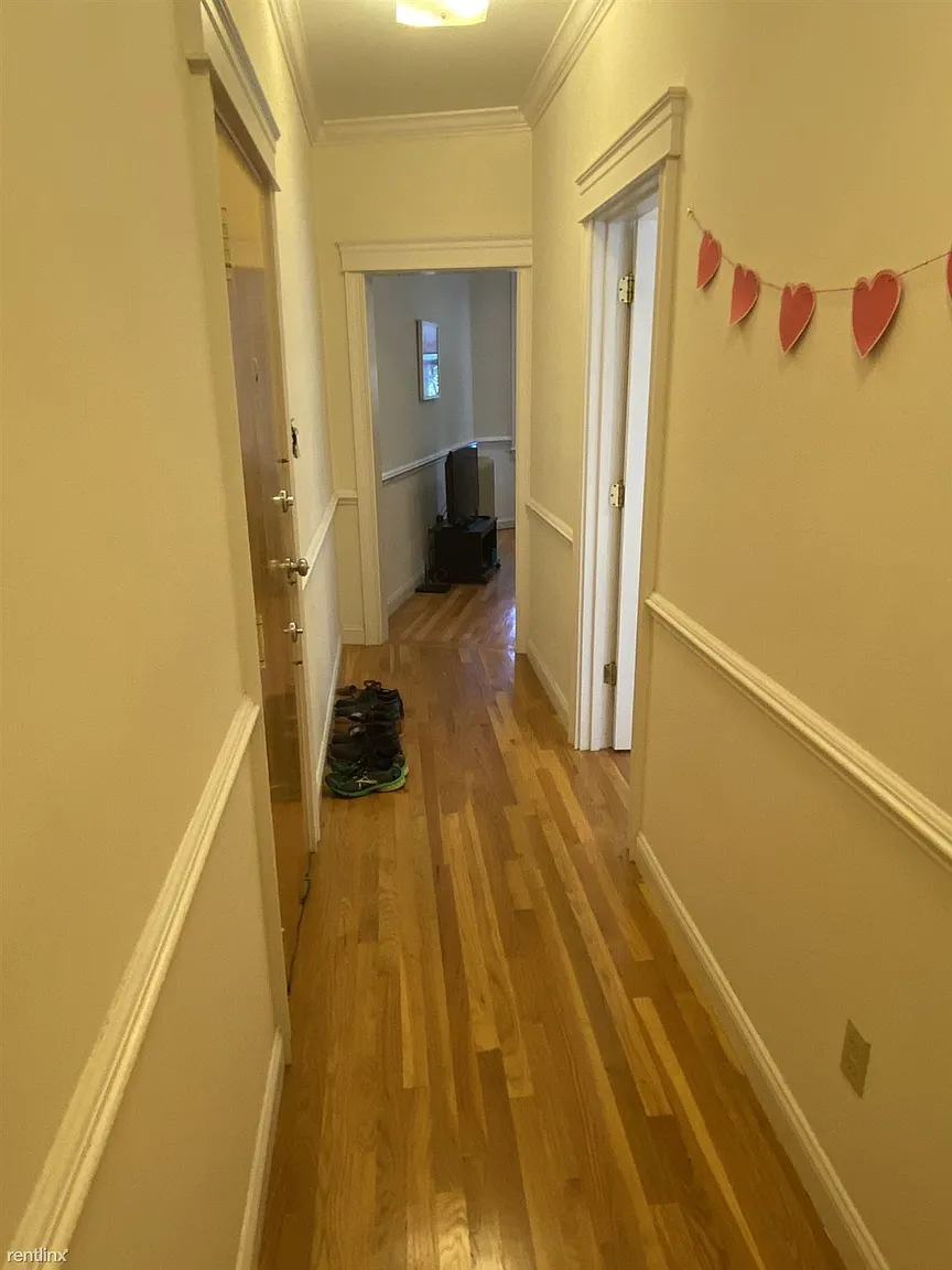 1 bed, 1 bath apartment for rent at 1350 Commonwealth Ave Unit 12, Allston — photo 10 of 12
