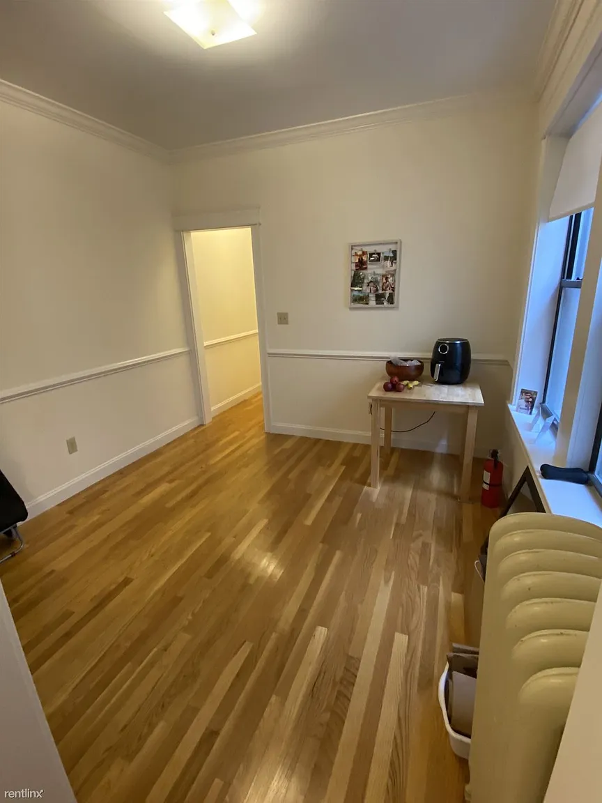1 bed, 1 bath apartment for rent at 1350 Commonwealth Ave Unit 12, Allston — photo 11 of 12