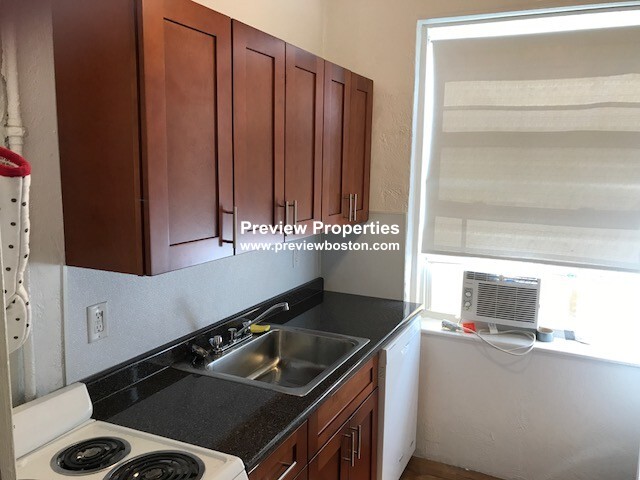1 bed, 1 bath apartment for rent at 1350 Commonwealth Ave Unit 14P, Allston — photo 1 of 5