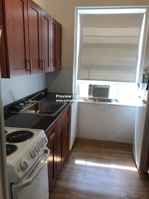 1 bed, 1 bath apartment for rent at 1350 Commonwealth Ave Unit 14P, Allston — photo 3 of 5