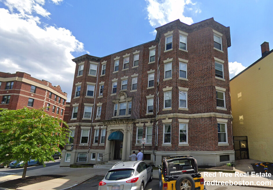 1 bed, 1 bath apartment for rent at 1350 Commonwealth Ave Unit 15, Allston — photo 1 of 6