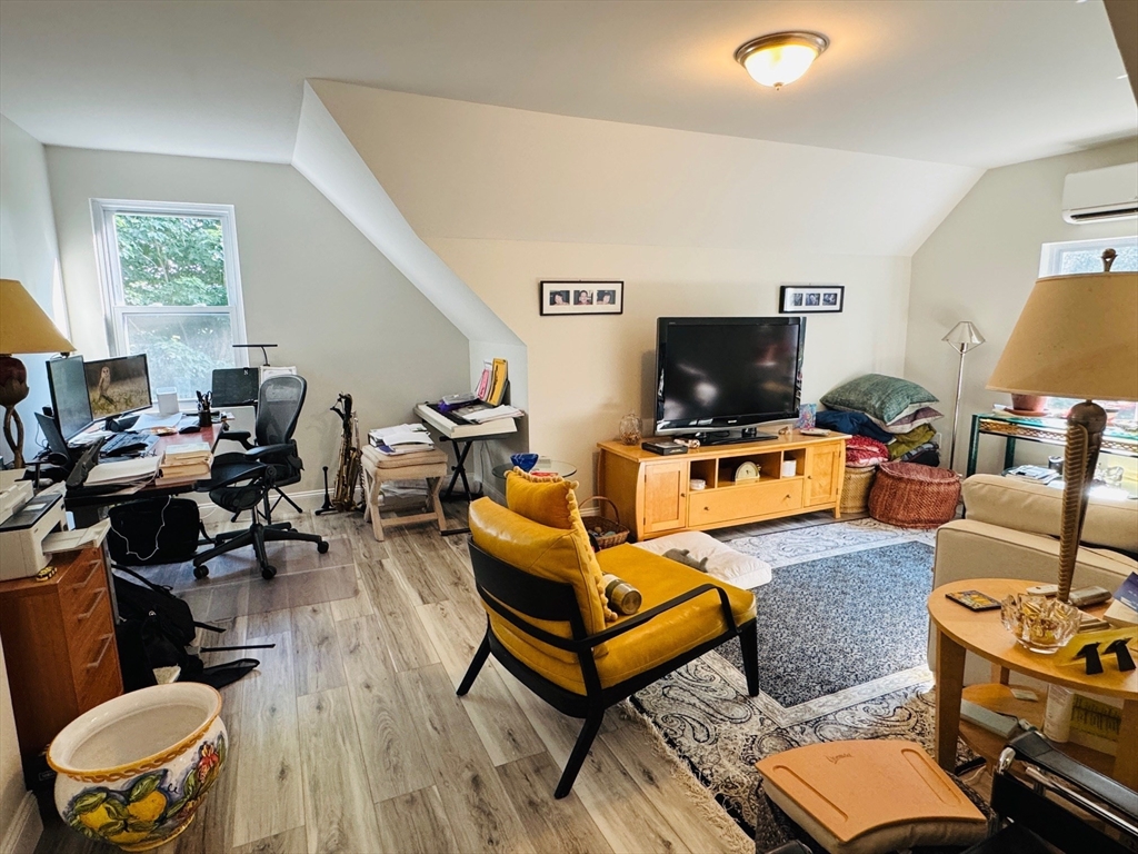1 bed, 1 bath apartment for rent at 136 Academy Hill Rd Unit U3, Brighton — photo 2 of 10