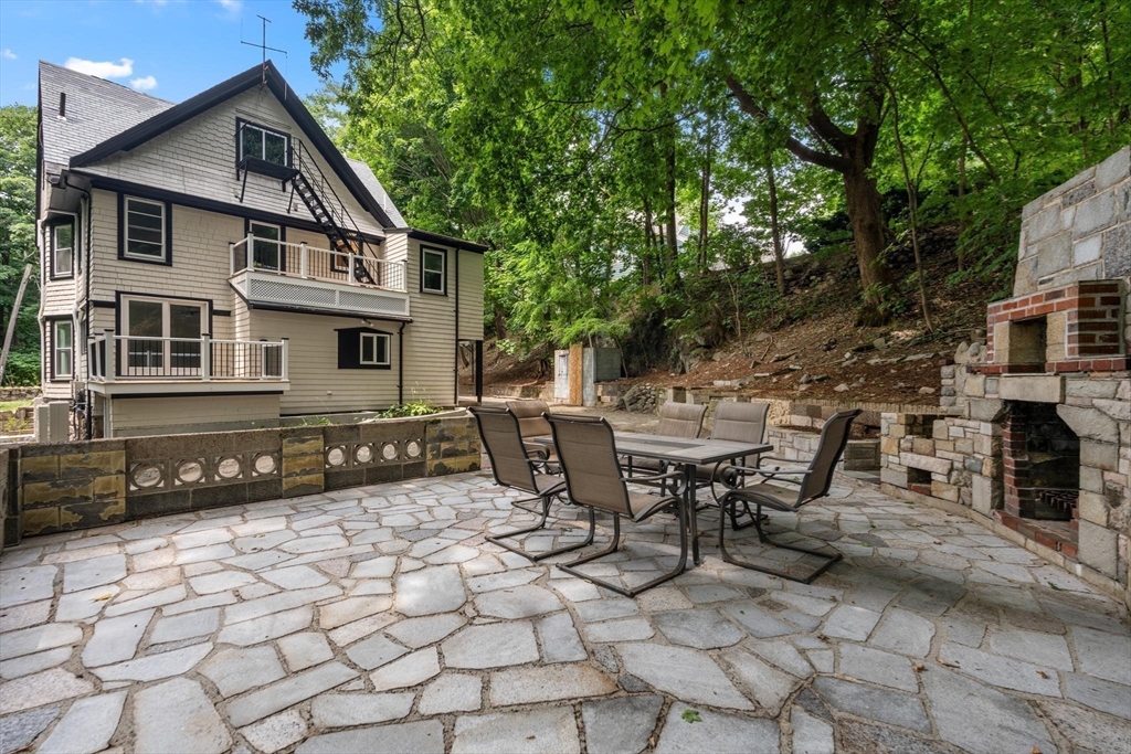 2 bed, 1 bath apartment for rent at 136 Academy Hill Rd Unit Unit 2, Brighton — photo 9 of 10