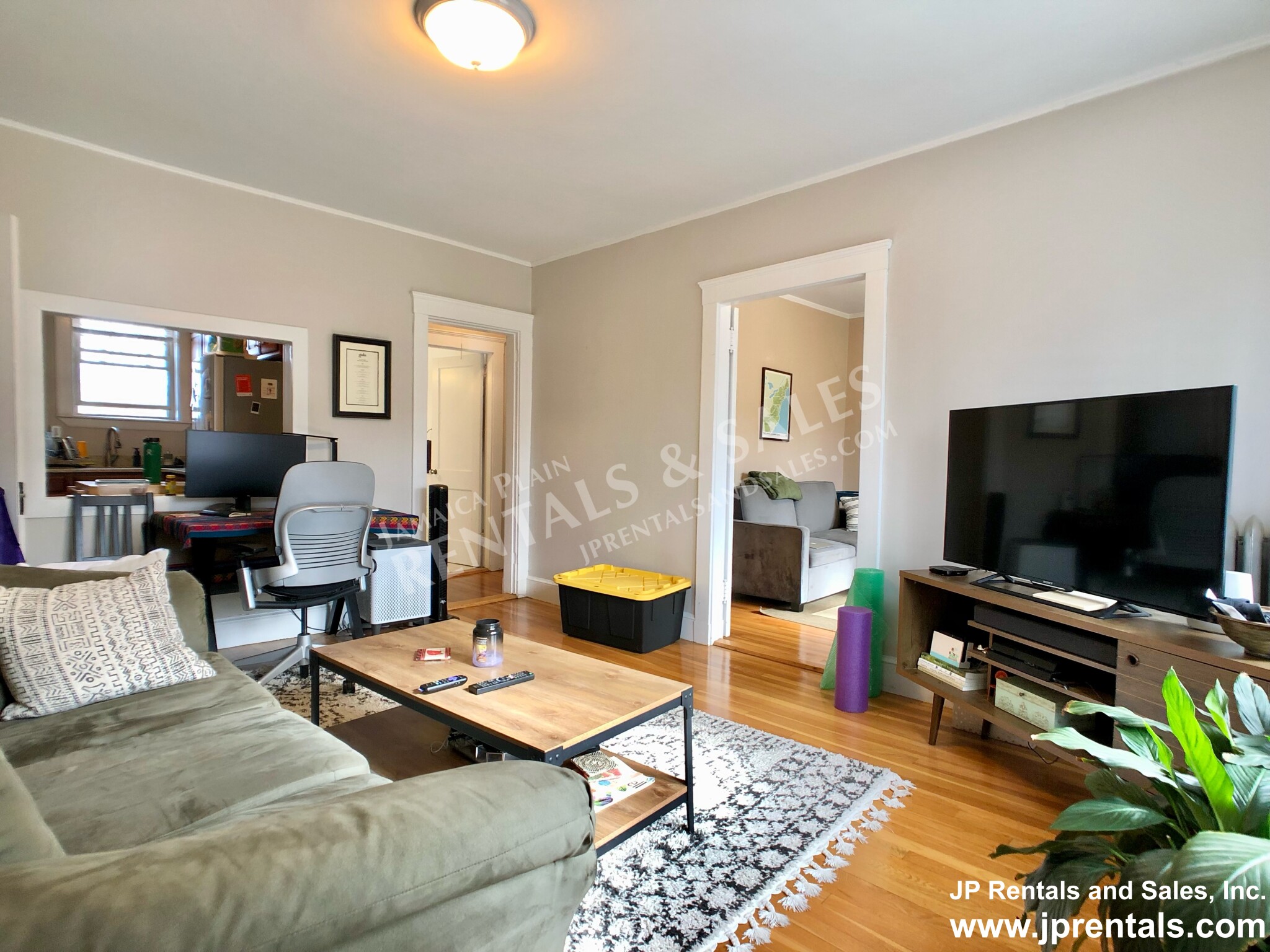 1 bed, 1 bath apartment for rent at 136 Arborway Unit 6, Jamaica Plain — photo 3 of 11