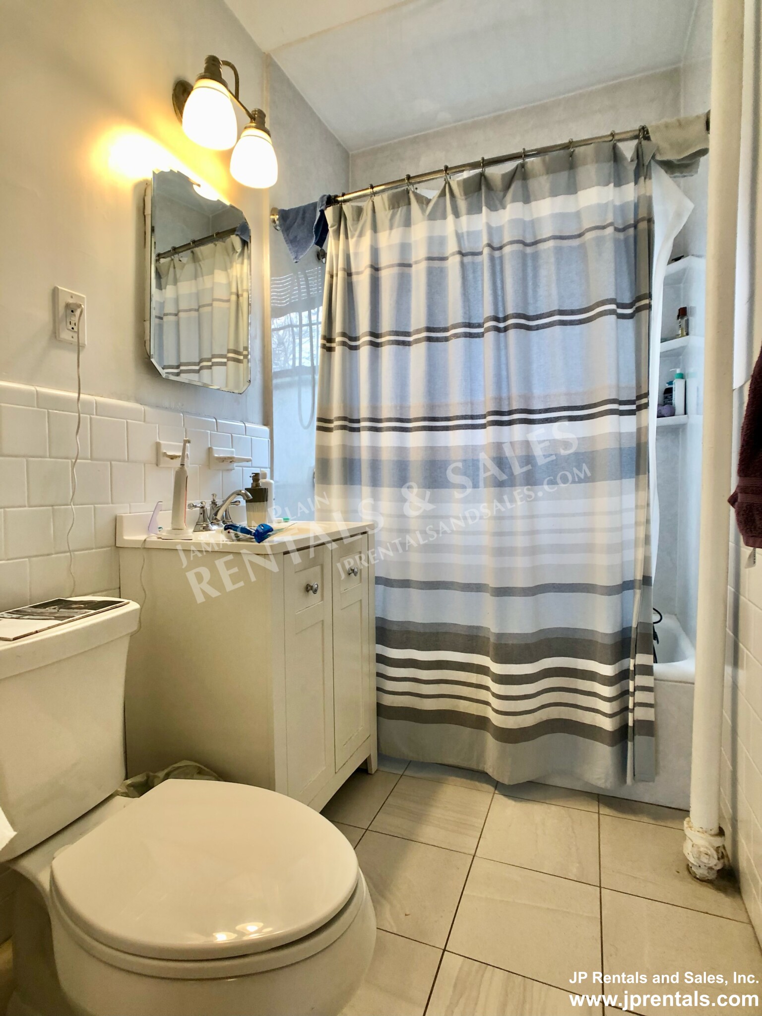 1 bed, 1 bath apartment for rent at 136 Arborway Unit 6, Jamaica Plain — photo 9 of 11