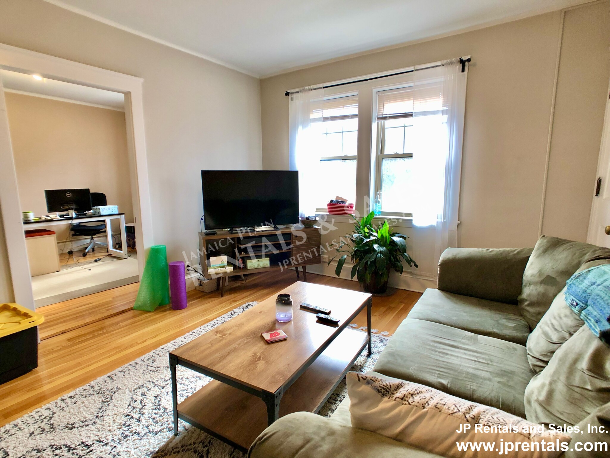 1 bed, 1 bath apartment for rent at 136 Arborway Unit 6, Jamaica Plain — photo 2 of 11