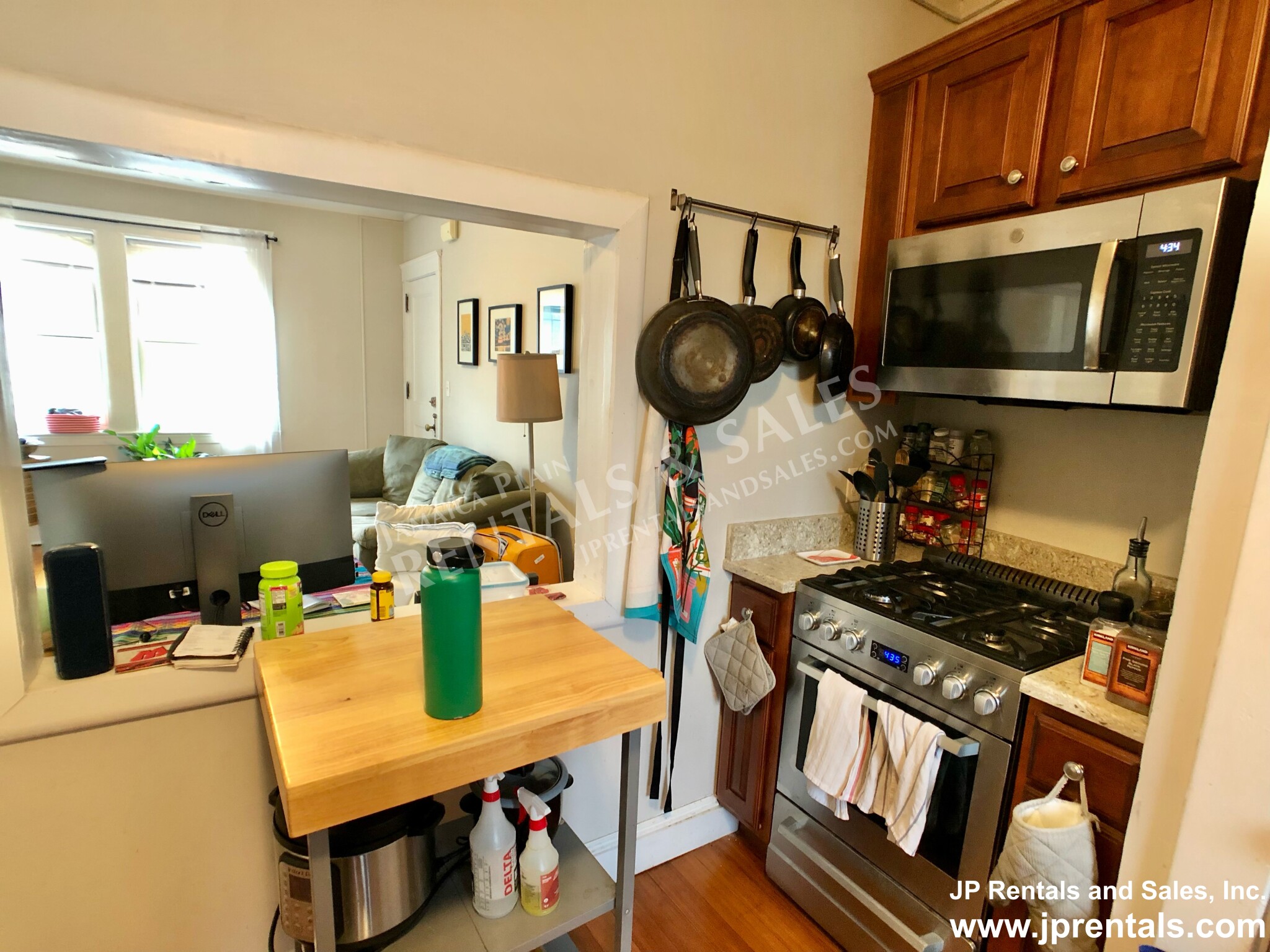 1 bed, 1 bath apartment for rent at 136 Arborway Unit 6, Jamaica Plain — photo 4 of 11