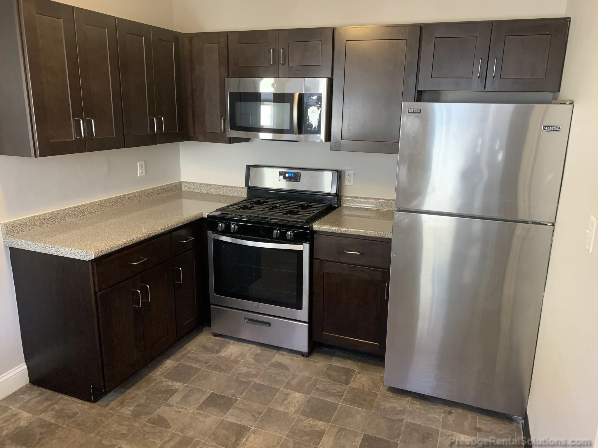 3 bed, 1 bath apartment for rent at 136 Arlington St Unit 1, Oak Square — photo 1 of 19