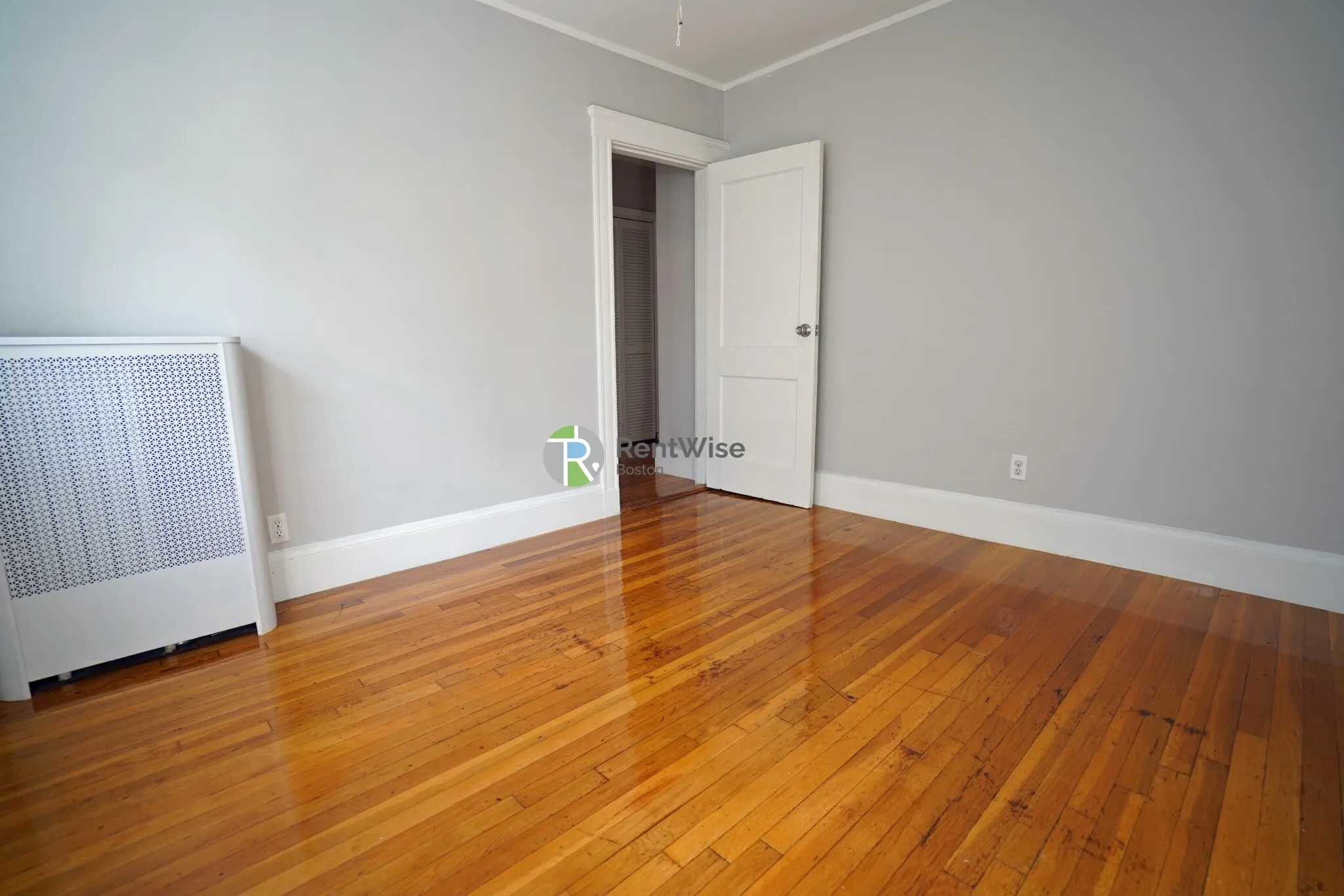 3 bed, 1 bath apartment for rent at 136 Arlington St Unit One, Oak Square — photo 18 of 24