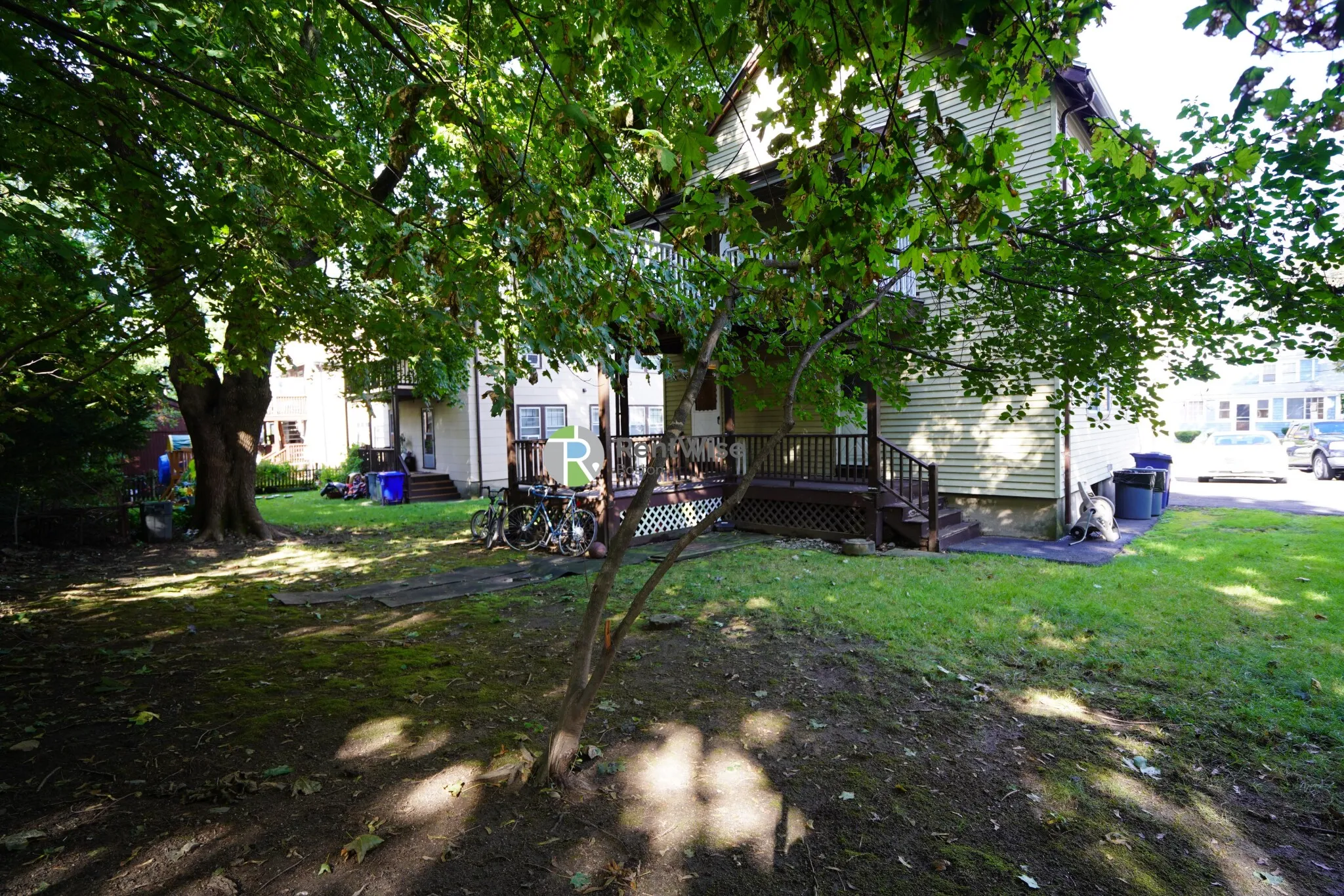 3 bed, 1 bath apartment for rent at 136 Arlington St Unit One, Oak Square — photo 4 of 24