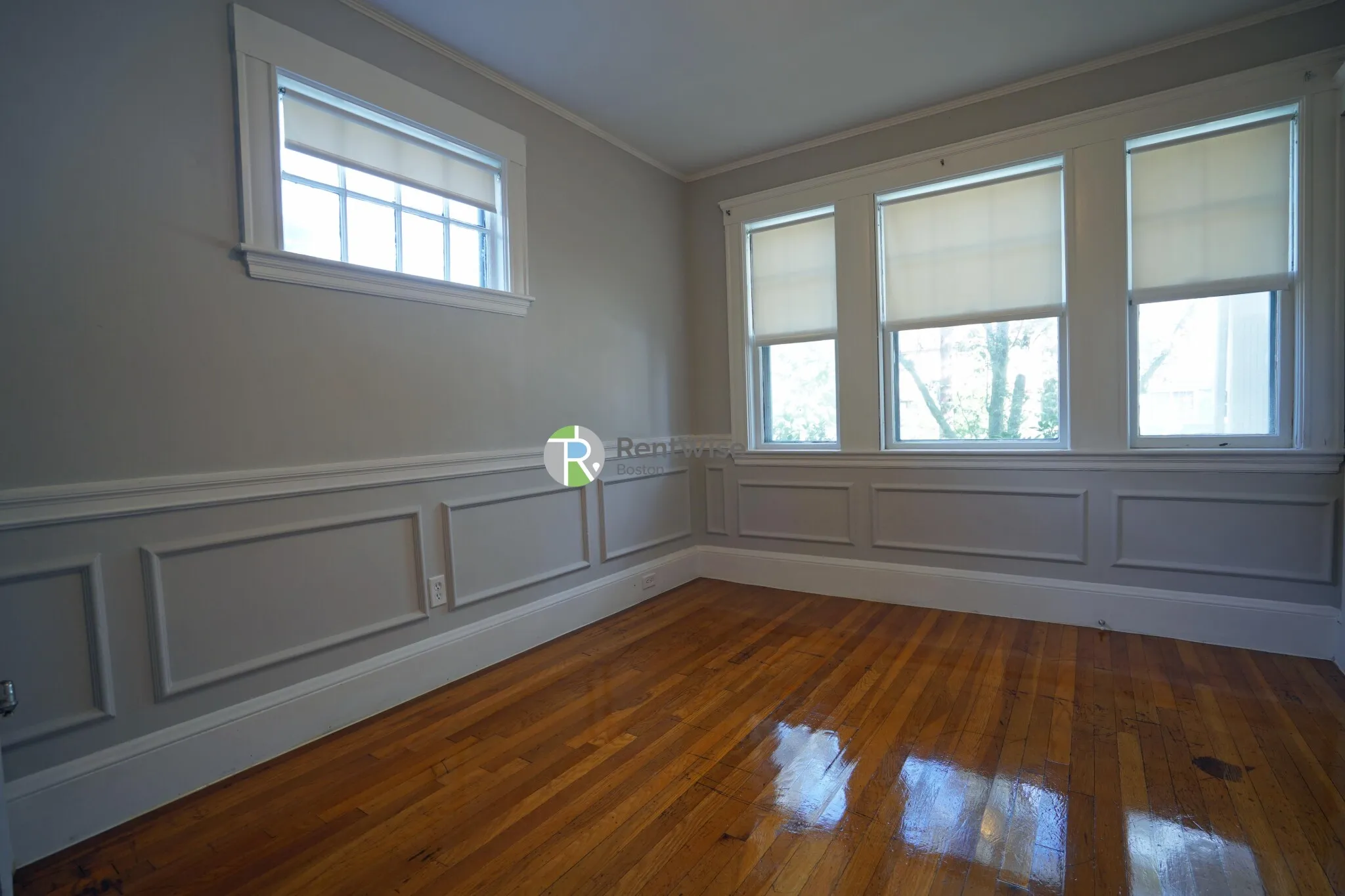 3 bed, 1 bath apartment for rent at 136 Arlington St Unit One, Oak Square — photo 14 of 24
