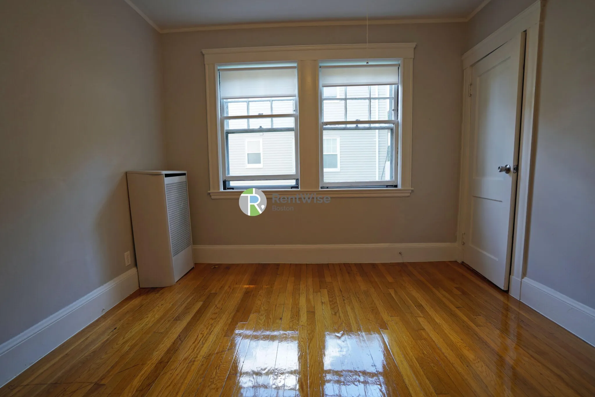 3 bed, 1 bath apartment for rent at 136 Arlington St Unit One, Oak Square — photo 16 of 24