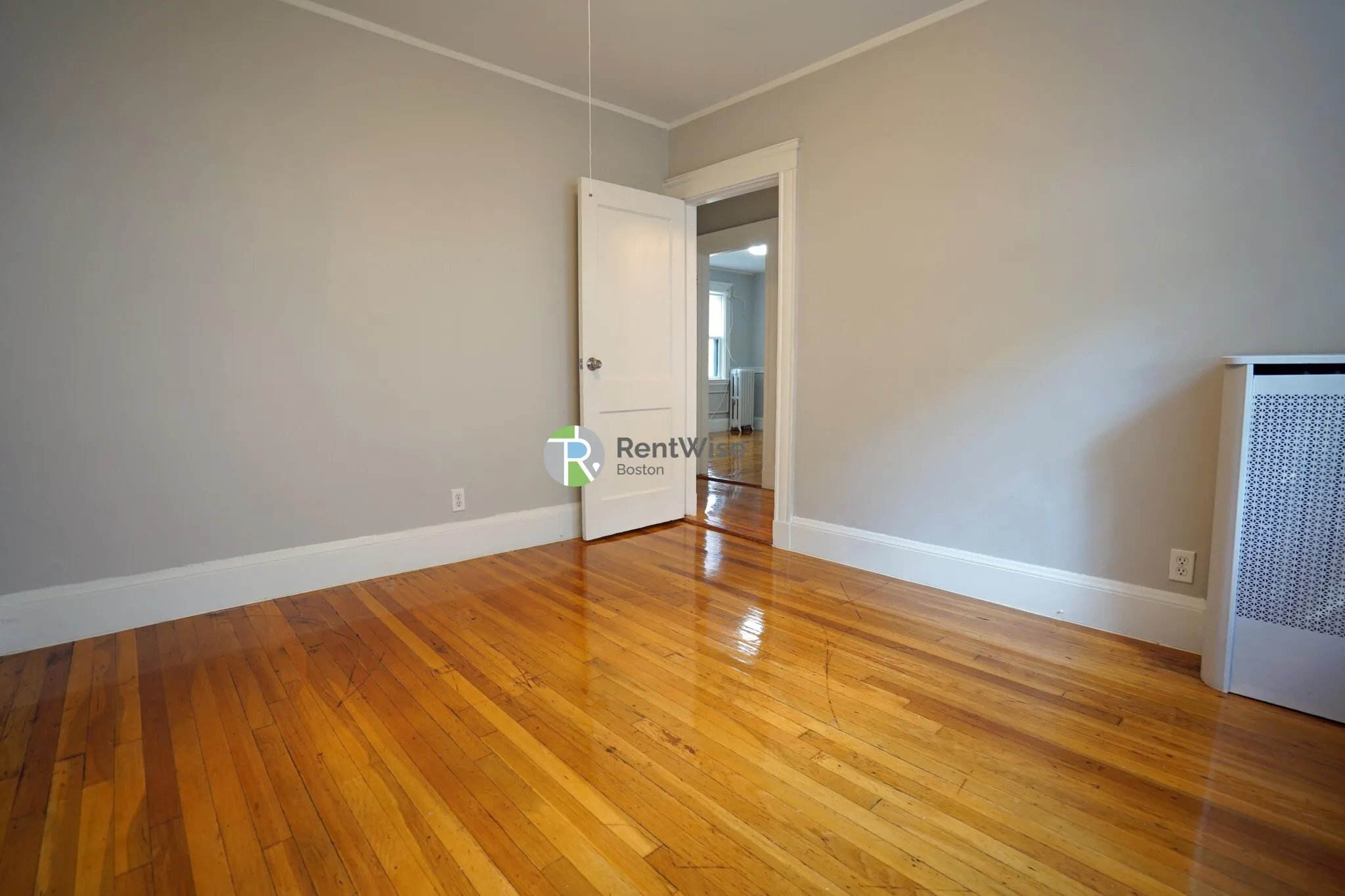 3 bed, 1 bath apartment for rent at 136 Arlington St Unit One, Oak Square — photo 17 of 24