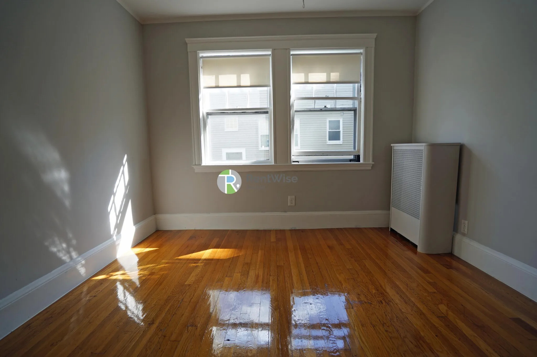 3 bed, 1 bath apartment for rent at 136 Arlington St Unit One, Oak Square — photo 20 of 24