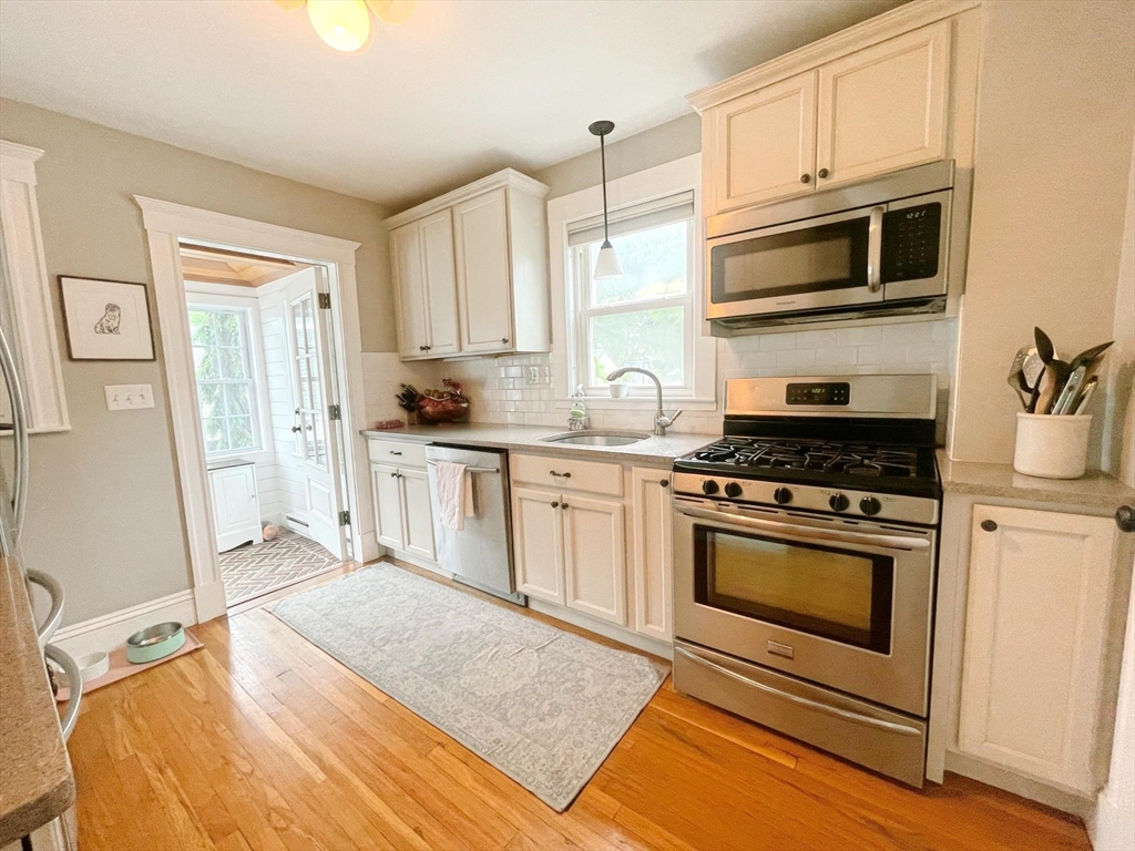 3 bed, 1 bath apartment for rent at 136 Audubon Rd Unit Singlefam, Milton — photo 1 of 23