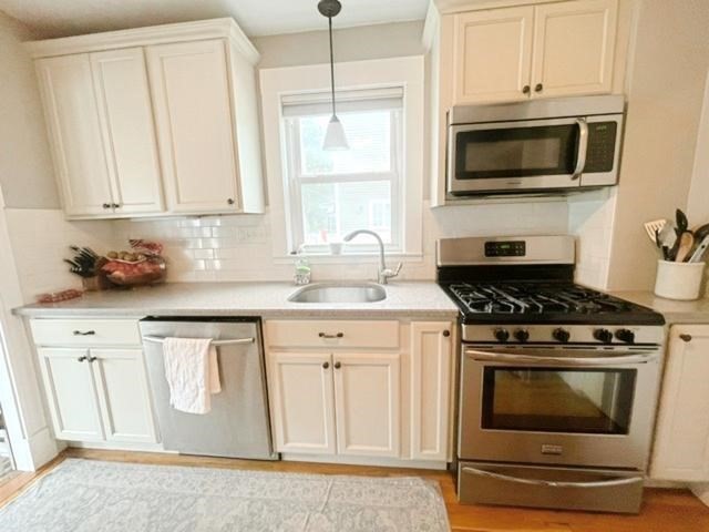 3 bed, 1 bath apartment for rent at 136 Audubon Rd Unit Singlefam, Milton — photo 3 of 23