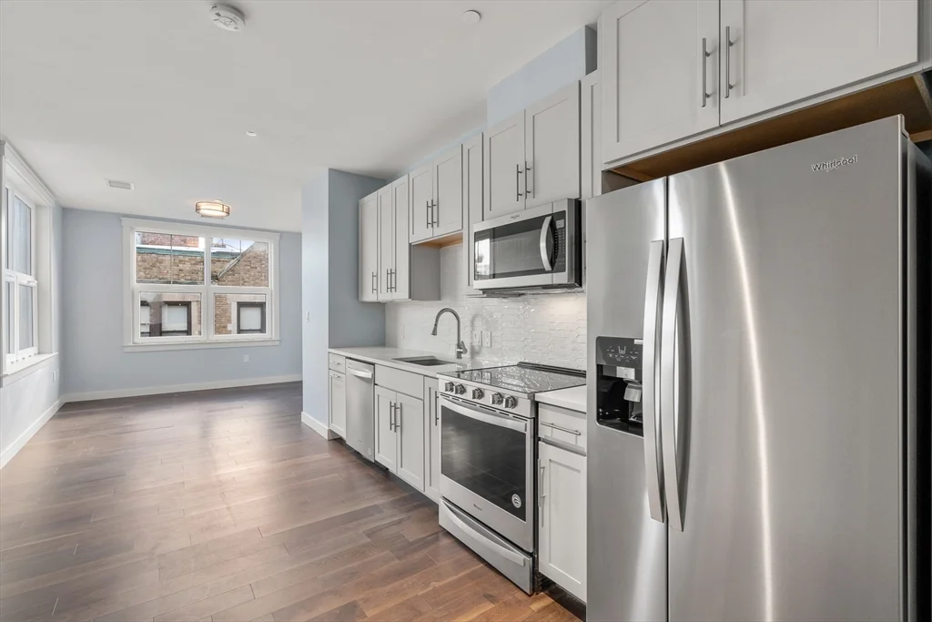 Studio bed, 1 bath apartment for rent at 136 Babcock St Unit 204, Coolidge Corner — photo 1 of 9