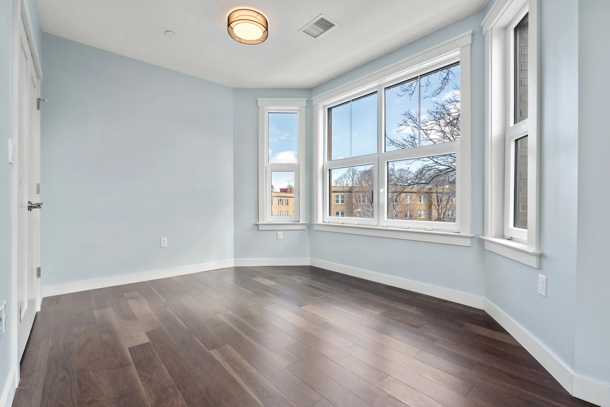 Studio bed, 1 bath apartment for rent at 136 Babcock St Unit 302, North Brookline — photo 2 of 18