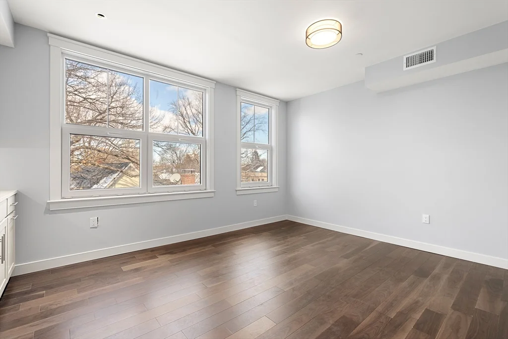 Studio bed, 1 bath apartment for rent at 136 Babcock St Unit 305, Coolidge Corner — photo 2 of 12