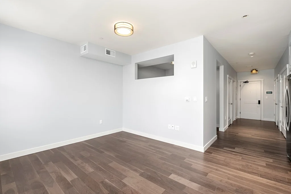 Studio bed, 1 bath apartment for rent at 136 Babcock St Unit 305, Coolidge Corner — photo 4 of 12