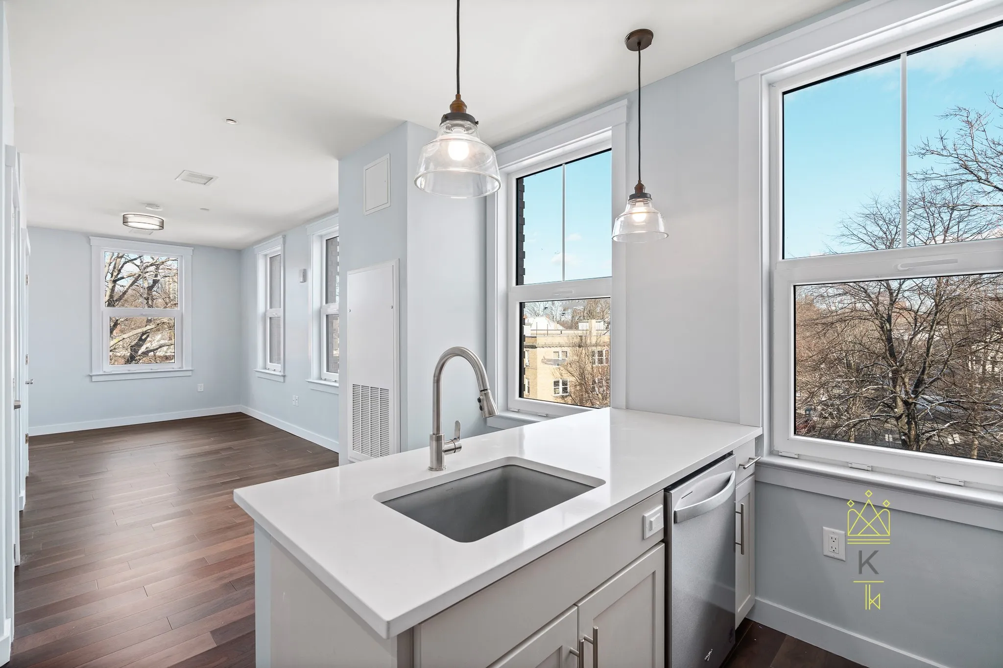 Studio bed, 1 bath apartment for rent at 136 Babcock St Unit 401, North Brookline — photo 3 of 13