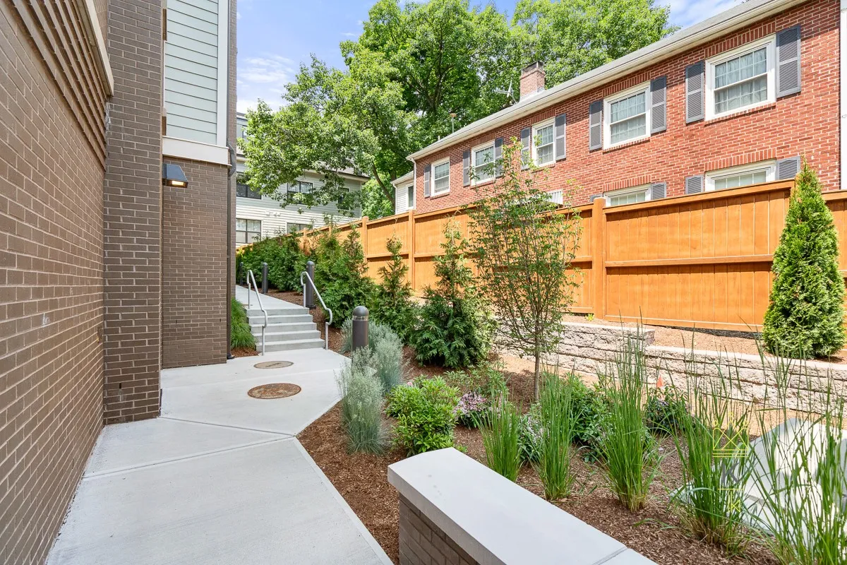 Studio bed, 1 bath apartment for rent at 136 Babcock St Unit 401, North Brookline — photo 10 of 13