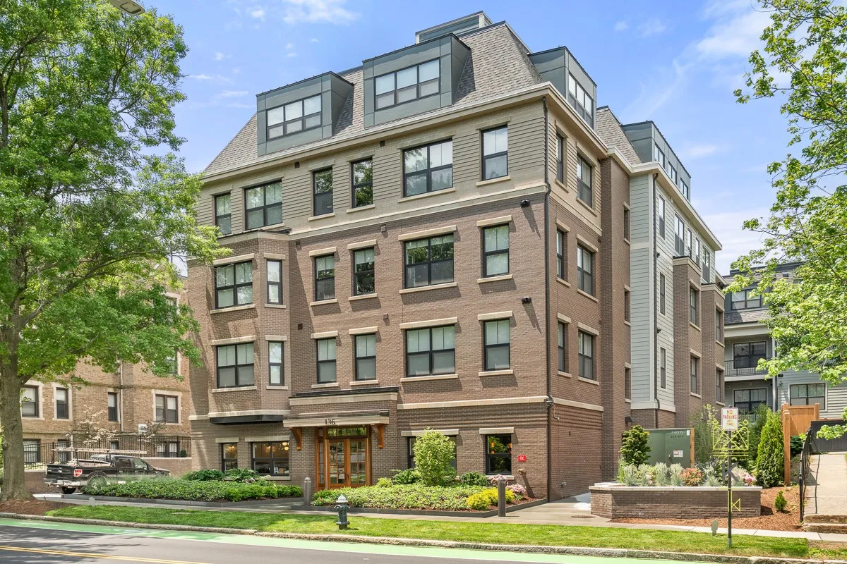 Studio bed, 1 bath apartment for rent at 136 Babcock St Unit 401, North Brookline — photo 8 of 13