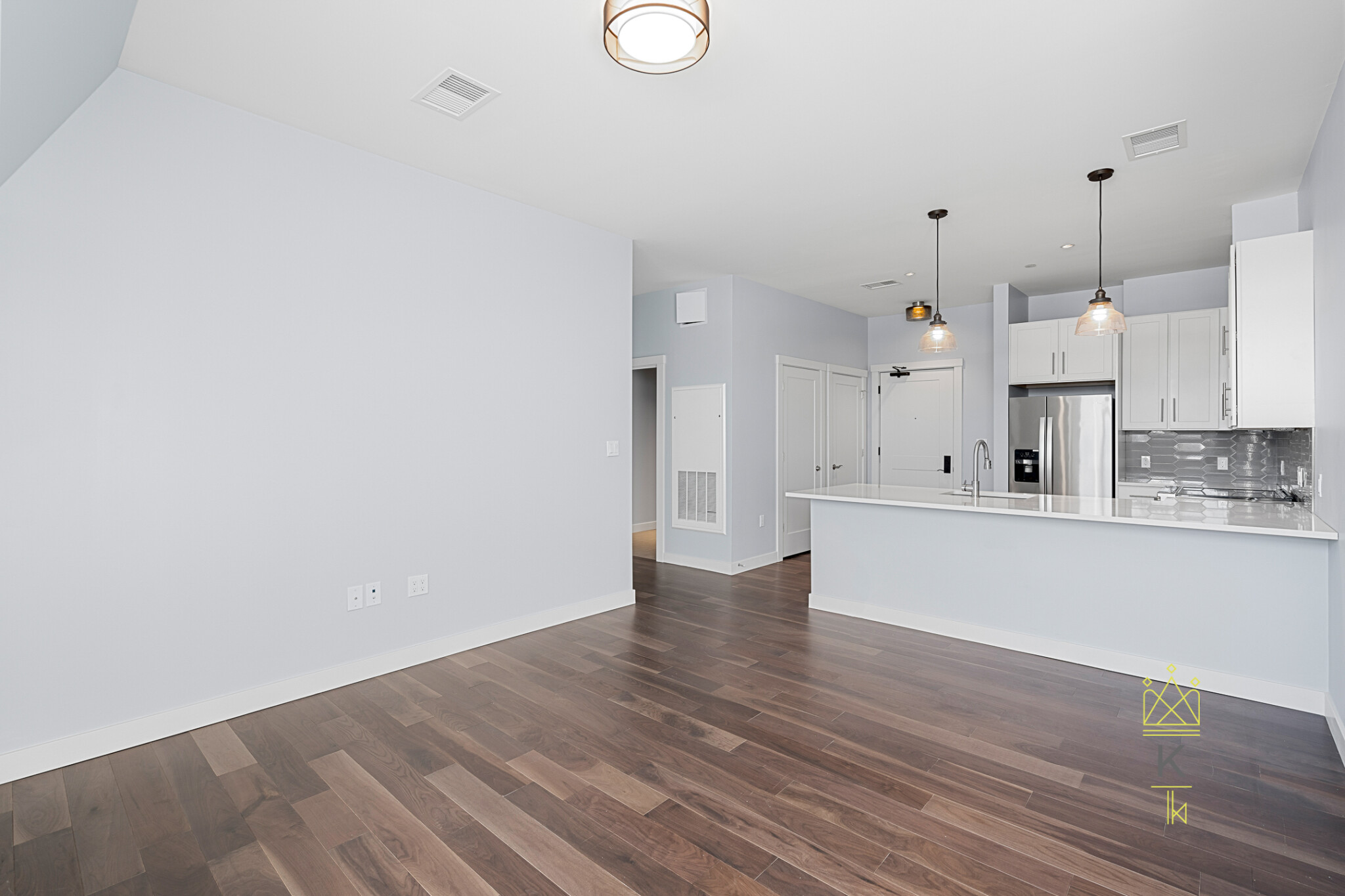 3 bed, 2 bath apartment for rent at 136 Babcock St Unit 504, North Brookline — photo 3 of 22