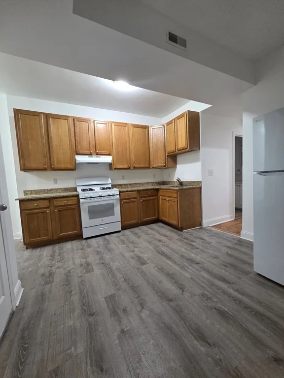 2 bed, 1 bath apartment for rent at 136 Chestnut St Unit 2, Chelsea — photo 1 of 8