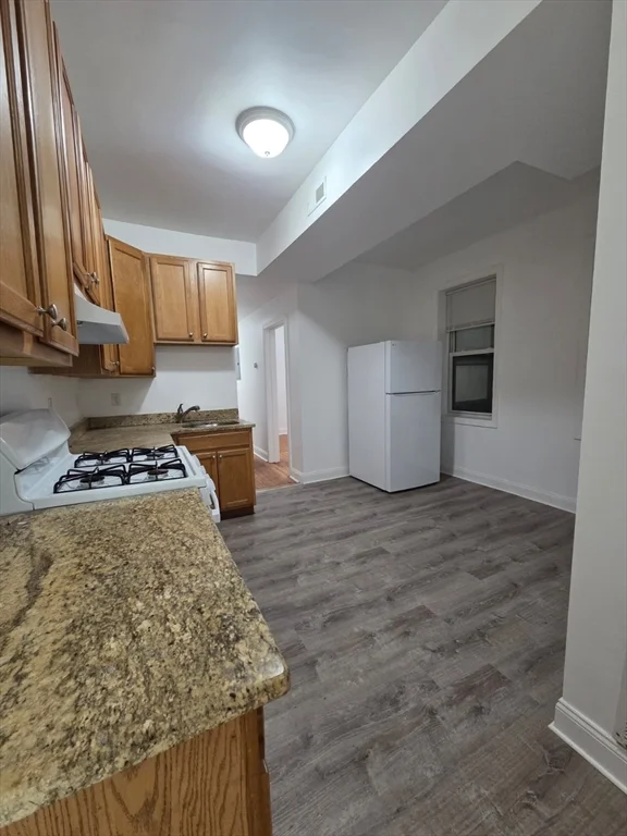 2 bed, 1 bath apartment for rent at 136 Chestnut St Unit 2, Chelsea — photo 2 of 8