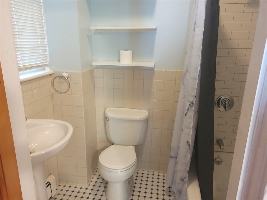 1 bed, 1 bath apartment for rent at 136 Coleridge Unit 1, East Boston — photo 7 of 8