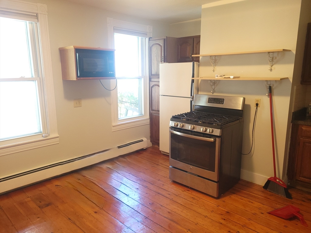 1 bed, 1 bath apartment for rent at 136 Coleridge Unit 1, East Boston — photo 2 of 8